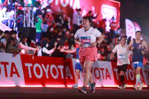 BIB: 136, 45989
                            <button type="button" onclick="openModal(20163501)" class="btn btn-primary btn-sm float-right btn-popup" data-toggle="modal" data-target=".modal-high-quality">
                        <i class="fas fa-shopping-cart"></i> Add to Cart
                    </button>
                                            <button type="button" onclick="isThisMe(20163501, true)" class="btn btn-success btn-sm float-right btn-popup btn-isme hidden" data-toggle="tooltip" data-placement="bottom" title="นี่คือรูปของคุณใช่ไหม คลิกที่นี่เพื่อเอาเข้าอัลบั้ม">
                        <i class="fas fa-plus"></i> Add to album
                    </button>
                    <button type="button" onclick="isThisMe(20163501, false)" class="btn btn-warning btn-sm float-right btn-popup btn-isnotme hidden">
                        <i class="fas fa-ban"></i> Remove from album
                    </button>