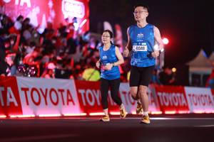 BIB: 41048
                            <button type="button" onclick="openModal(20157127)" class="btn btn-primary btn-sm float-right btn-popup" data-toggle="modal" data-target=".modal-high-quality">
                        <i class="fas fa-shopping-cart"></i> Add to Cart
                    </button>
                                            <button type="button" onclick="isThisMe(20157127, true)" class="btn btn-success btn-sm float-right btn-popup btn-isme hidden" data-toggle="tooltip" data-placement="bottom" title="นี่คือรูปของคุณใช่ไหม คลิกที่นี่เพื่อเอาเข้าอัลบั้ม">
                        <i class="fas fa-plus"></i> Add to album
                    </button>
                    <button type="button" onclick="isThisMe(20157127, false)" class="btn btn-warning btn-sm float-right btn-popup btn-isnotme hidden">
                        <i class="fas fa-ban"></i> Remove from album
                    </button>