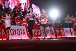 BIB: 400
                            <button type="button" onclick="openModal(20162957)" class="btn btn-primary btn-sm float-right btn-popup" data-toggle="modal" data-target=".modal-high-quality">
                        <i class="fas fa-shopping-cart"></i> Add to Cart
                    </button>
                                            <button type="button" onclick="isThisMe(20162957, true)" class="btn btn-success btn-sm float-right btn-popup btn-isme hidden" data-toggle="tooltip" data-placement="bottom" title="นี่คือรูปของคุณใช่ไหม คลิกที่นี่เพื่อเอาเข้าอัลบั้ม">
                        <i class="fas fa-plus"></i> Add to album
                    </button>
                    <button type="button" onclick="isThisMe(20162957, false)" class="btn btn-warning btn-sm float-right btn-popup btn-isnotme hidden">
                        <i class="fas fa-ban"></i> Remove from album
                    </button>