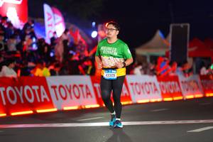 BIB: 43329
                            <button type="button" onclick="openModal(21642360)" class="btn btn-primary btn-sm float-right btn-popup" data-toggle="modal" data-target=".modal-high-quality">
                        <i class="fas fa-shopping-cart"></i> Add to Cart
                    </button>
                                            <button type="button" onclick="isThisMe(21642360, true)" class="btn btn-success btn-sm float-right btn-popup btn-isme hidden" data-toggle="tooltip" data-placement="bottom" title="นี่คือรูปของคุณใช่ไหม คลิกที่นี่เพื่อเอาเข้าอัลบั้ม">
                        <i class="fas fa-plus"></i> Add to album
                    </button>
                    <button type="button" onclick="isThisMe(21642360, false)" class="btn btn-warning btn-sm float-right btn-popup btn-isnotme hidden">
                        <i class="fas fa-ban"></i> Remove from album
                    </button>