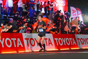 BIB: 41572, 0903
                            <button type="button" onclick="openModal(21640629)" class="btn btn-primary btn-sm float-right btn-popup" data-toggle="modal" data-target=".modal-high-quality">
                        <i class="fas fa-shopping-cart"></i> Add to Cart
                    </button>
                                            <button type="button" onclick="isThisMe(21640629, true)" class="btn btn-success btn-sm float-right btn-popup btn-isme hidden" data-toggle="tooltip" data-placement="bottom" title="นี่คือรูปของคุณใช่ไหม คลิกที่นี่เพื่อเอาเข้าอัลบั้ม">
                        <i class="fas fa-plus"></i> Add to album
                    </button>
                    <button type="button" onclick="isThisMe(21640629, false)" class="btn btn-warning btn-sm float-right btn-popup btn-isnotme hidden">
                        <i class="fas fa-ban"></i> Remove from album
                    </button>