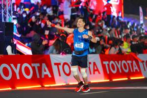 BIB: 70401
                            <button type="button" onclick="openModal(21636747)" class="btn btn-primary btn-sm float-right btn-popup" data-toggle="modal" data-target=".modal-high-quality">
                        <i class="fas fa-shopping-cart"></i> Add to Cart
                    </button>
                                            <button type="button" onclick="isThisMe(21636747, true)" class="btn btn-success btn-sm float-right btn-popup btn-isme hidden" data-toggle="tooltip" data-placement="bottom" title="นี่คือรูปของคุณใช่ไหม คลิกที่นี่เพื่อเอาเข้าอัลบั้ม">
                        <i class="fas fa-plus"></i> Add to album
                    </button>
                    <button type="button" onclick="isThisMe(21636747, false)" class="btn btn-warning btn-sm float-right btn-popup btn-isnotme hidden">
                        <i class="fas fa-ban"></i> Remove from album
                    </button>