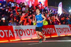 BIB: 43599
                            <button type="button" onclick="openModal(21638148)" class="btn btn-primary btn-sm float-right btn-popup" data-toggle="modal" data-target=".modal-high-quality">
                        <i class="fas fa-shopping-cart"></i> Add to Cart
                    </button>
                                            <button type="button" onclick="isThisMe(21638148, true)" class="btn btn-success btn-sm float-right btn-popup btn-isme hidden" data-toggle="tooltip" data-placement="bottom" title="นี่คือรูปของคุณใช่ไหม คลิกที่นี่เพื่อเอาเข้าอัลบั้ม">
                        <i class="fas fa-plus"></i> Add to album
                    </button>
                    <button type="button" onclick="isThisMe(21638148, false)" class="btn btn-warning btn-sm float-right btn-popup btn-isnotme hidden">
                        <i class="fas fa-ban"></i> Remove from album
                    </button>