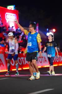 BIB: 13897
                            <button type="button" onclick="openModal(21641397)" class="btn btn-primary btn-sm float-right btn-popup" data-toggle="modal" data-target=".modal-high-quality">
                        <i class="fas fa-shopping-cart"></i> Add to Cart
                    </button>
                                            <button type="button" onclick="isThisMe(21641397, true)" class="btn btn-success btn-sm float-right btn-popup btn-isme hidden" data-toggle="tooltip" data-placement="bottom" title="นี่คือรูปของคุณใช่ไหม คลิกที่นี่เพื่อเอาเข้าอัลบั้ม">
                        <i class="fas fa-plus"></i> Add to album
                    </button>
                    <button type="button" onclick="isThisMe(21641397, false)" class="btn btn-warning btn-sm float-right btn-popup btn-isnotme hidden">
                        <i class="fas fa-ban"></i> Remove from album
                    </button>