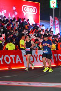 BIB: 0305, 45313, 77408
                            <button type="button" onclick="openModal(21645314)" class="btn btn-primary btn-sm float-right btn-popup" data-toggle="modal" data-target=".modal-high-quality">
                        <i class="fas fa-shopping-cart"></i> Add to Cart
                    </button>
                                            <button type="button" onclick="isThisMe(21645314, true)" class="btn btn-success btn-sm float-right btn-popup btn-isme hidden" data-toggle="tooltip" data-placement="bottom" title="นี่คือรูปของคุณใช่ไหม คลิกที่นี่เพื่อเอาเข้าอัลบั้ม">
                        <i class="fas fa-plus"></i> Add to album
                    </button>
                    <button type="button" onclick="isThisMe(21645314, false)" class="btn btn-warning btn-sm float-right btn-popup btn-isnotme hidden">
                        <i class="fas fa-ban"></i> Remove from album
                    </button>