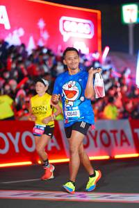 BIB: 43640, 111
                            <button type="button" onclick="openModal(21625892)" class="btn btn-primary btn-sm float-right btn-popup" data-toggle="modal" data-target=".modal-high-quality">
                        <i class="fas fa-shopping-cart"></i> Add to Cart
                    </button>
                                            <button type="button" onclick="isThisMe(21625892, true)" class="btn btn-success btn-sm float-right btn-popup btn-isme hidden" data-toggle="tooltip" data-placement="bottom" title="นี่คือรูปของคุณใช่ไหม คลิกที่นี่เพื่อเอาเข้าอัลบั้ม">
                        <i class="fas fa-plus"></i> Add to album
                    </button>
                    <button type="button" onclick="isThisMe(21625892, false)" class="btn btn-warning btn-sm float-right btn-popup btn-isnotme hidden">
                        <i class="fas fa-ban"></i> Remove from album
                    </button>