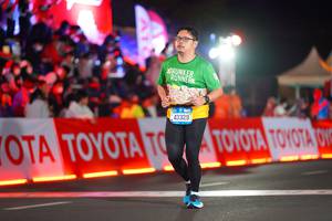 BIB: 43329
                            <button type="button" onclick="openModal(21642406)" class="btn btn-primary btn-sm float-right btn-popup" data-toggle="modal" data-target=".modal-high-quality">
                        <i class="fas fa-shopping-cart"></i> Add to Cart
                    </button>
                                            <button type="button" onclick="isThisMe(21642406, true)" class="btn btn-success btn-sm float-right btn-popup btn-isme hidden" data-toggle="tooltip" data-placement="bottom" title="นี่คือรูปของคุณใช่ไหม คลิกที่นี่เพื่อเอาเข้าอัลบั้ม">
                        <i class="fas fa-plus"></i> Add to album
                    </button>
                    <button type="button" onclick="isThisMe(21642406, false)" class="btn btn-warning btn-sm float-right btn-popup btn-isnotme hidden">
                        <i class="fas fa-ban"></i> Remove from album
                    </button>