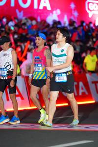 BIB: 4226, 40743, 43116
                            <button type="button" onclick="openModal(21628142)" class="btn btn-primary btn-sm float-right btn-popup" data-toggle="modal" data-target=".modal-high-quality">
                        <i class="fas fa-shopping-cart"></i> Add to Cart
                    </button>
                                            <button type="button" onclick="isThisMe(21628142, true)" class="btn btn-success btn-sm float-right btn-popup btn-isme hidden" data-toggle="tooltip" data-placement="bottom" title="นี่คือรูปของคุณใช่ไหม คลิกที่นี่เพื่อเอาเข้าอัลบั้ม">
                        <i class="fas fa-plus"></i> Add to album
                    </button>
                    <button type="button" onclick="isThisMe(21628142, false)" class="btn btn-warning btn-sm float-right btn-popup btn-isnotme hidden">
                        <i class="fas fa-ban"></i> Remove from album
                    </button>