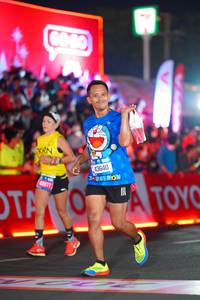 BIB: 45677, 43640
                            <button type="button" onclick="openModal(21625876)" class="btn btn-primary btn-sm float-right btn-popup" data-toggle="modal" data-target=".modal-high-quality">
                        <i class="fas fa-shopping-cart"></i> Add to Cart
                    </button>
                                            <button type="button" onclick="isThisMe(21625876, true)" class="btn btn-success btn-sm float-right btn-popup btn-isme hidden" data-toggle="tooltip" data-placement="bottom" title="นี่คือรูปของคุณใช่ไหม คลิกที่นี่เพื่อเอาเข้าอัลบั้ม">
                        <i class="fas fa-plus"></i> Add to album
                    </button>
                    <button type="button" onclick="isThisMe(21625876, false)" class="btn btn-warning btn-sm float-right btn-popup btn-isnotme hidden">
                        <i class="fas fa-ban"></i> Remove from album
                    </button>