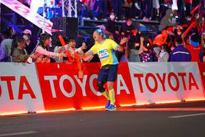 BIB: 1988
                            <button type="button" onclick="openModal(21641036)" class="btn btn-primary btn-sm float-right btn-popup" data-toggle="modal" data-target=".modal-high-quality">
                        <i class="fas fa-shopping-cart"></i> Add to Cart
                    </button>
                                            <button type="button" onclick="isThisMe(21641036, true)" class="btn btn-success btn-sm float-right btn-popup btn-isme hidden" data-toggle="tooltip" data-placement="bottom" title="นี่คือรูปของคุณใช่ไหม คลิกที่นี่เพื่อเอาเข้าอัลบั้ม">
                        <i class="fas fa-plus"></i> Add to album
                    </button>
                    <button type="button" onclick="isThisMe(21641036, false)" class="btn btn-warning btn-sm float-right btn-popup btn-isnotme hidden">
                        <i class="fas fa-ban"></i> Remove from album
                    </button>