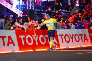 BIB: 45086
                            <button type="button" onclick="openModal(21641026)" class="btn btn-primary btn-sm float-right btn-popup" data-toggle="modal" data-target=".modal-high-quality">
                        <i class="fas fa-shopping-cart"></i> Add to Cart
                    </button>
                                            <button type="button" onclick="isThisMe(21641026, true)" class="btn btn-success btn-sm float-right btn-popup btn-isme hidden" data-toggle="tooltip" data-placement="bottom" title="นี่คือรูปของคุณใช่ไหม คลิกที่นี่เพื่อเอาเข้าอัลบั้ม">
                        <i class="fas fa-plus"></i> Add to album
                    </button>
                    <button type="button" onclick="isThisMe(21641026, false)" class="btn btn-warning btn-sm float-right btn-popup btn-isnotme hidden">
                        <i class="fas fa-ban"></i> Remove from album
                    </button>