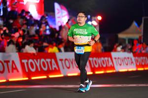 BIB: 43329
                            <button type="button" onclick="openModal(21642404)" class="btn btn-primary btn-sm float-right btn-popup" data-toggle="modal" data-target=".modal-high-quality">
                        <i class="fas fa-shopping-cart"></i> Add to Cart
                    </button>
                                            <button type="button" onclick="isThisMe(21642404, true)" class="btn btn-success btn-sm float-right btn-popup btn-isme hidden" data-toggle="tooltip" data-placement="bottom" title="นี่คือรูปของคุณใช่ไหม คลิกที่นี่เพื่อเอาเข้าอัลบั้ม">
                        <i class="fas fa-plus"></i> Add to album
                    </button>
                    <button type="button" onclick="isThisMe(21642404, false)" class="btn btn-warning btn-sm float-right btn-popup btn-isnotme hidden">
                        <i class="fas fa-ban"></i> Remove from album
                    </button>