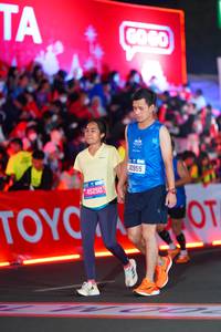 BIB: 45250, 40955
                            <button type="button" onclick="openModal(21646185)" class="btn btn-primary btn-sm float-right btn-popup" data-toggle="modal" data-target=".modal-high-quality">
                        <i class="fas fa-shopping-cart"></i> Add to Cart
                    </button>
                                            <button type="button" onclick="isThisMe(21646185, true)" class="btn btn-success btn-sm float-right btn-popup btn-isme hidden" data-toggle="tooltip" data-placement="bottom" title="นี่คือรูปของคุณใช่ไหม คลิกที่นี่เพื่อเอาเข้าอัลบั้ม">
                        <i class="fas fa-plus"></i> Add to album
                    </button>
                    <button type="button" onclick="isThisMe(21646185, false)" class="btn btn-warning btn-sm float-right btn-popup btn-isnotme hidden">
                        <i class="fas fa-ban"></i> Remove from album
                    </button>