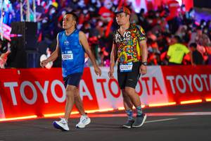 BIB: 43294, 13327
                            <button type="button" onclick="openModal(21639143)" class="btn btn-primary btn-sm float-right btn-popup" data-toggle="modal" data-target=".modal-high-quality">
                        <i class="fas fa-shopping-cart"></i> Add to Cart
                    </button>
                                            <button type="button" onclick="isThisMe(21639143, true)" class="btn btn-success btn-sm float-right btn-popup btn-isme hidden" data-toggle="tooltip" data-placement="bottom" title="นี่คือรูปของคุณใช่ไหม คลิกที่นี่เพื่อเอาเข้าอัลบั้ม">
                        <i class="fas fa-plus"></i> Add to album
                    </button>
                    <button type="button" onclick="isThisMe(21639143, false)" class="btn btn-warning btn-sm float-right btn-popup btn-isnotme hidden">
                        <i class="fas fa-ban"></i> Remove from album
                    </button>