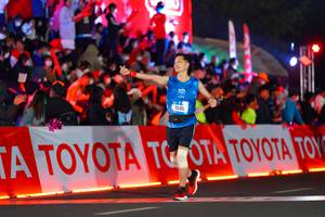 BIB: 7040
                            <button type="button" onclick="openModal(21636703)" class="btn btn-primary btn-sm float-right btn-popup" data-toggle="modal" data-target=".modal-high-quality">
                        <i class="fas fa-shopping-cart"></i> Add to Cart
                    </button>
                                            <button type="button" onclick="isThisMe(21636703, true)" class="btn btn-success btn-sm float-right btn-popup btn-isme hidden" data-toggle="tooltip" data-placement="bottom" title="นี่คือรูปของคุณใช่ไหม คลิกที่นี่เพื่อเอาเข้าอัลบั้ม">
                        <i class="fas fa-plus"></i> Add to album
                    </button>
                    <button type="button" onclick="isThisMe(21636703, false)" class="btn btn-warning btn-sm float-right btn-popup btn-isnotme hidden">
                        <i class="fas fa-ban"></i> Remove from album
                    </button>