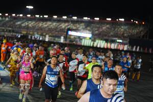 BIB: 1872
                            <button type="button" onclick="openModal(23231765)" class="btn btn-primary btn-sm float-right btn-popup" data-toggle="modal" data-target=".modal-high-quality">
                        <i class="fas fa-shopping-cart"></i> Add to Cart
                    </button>
                                            <button type="button" onclick="isThisMe(23231765, true)" class="btn btn-success btn-sm float-right btn-popup btn-isme hidden" data-toggle="tooltip" data-placement="bottom" title="นี่คือรูปของคุณใช่ไหม คลิกที่นี่เพื่อเอาเข้าอัลบั้ม">
                        <i class="fas fa-plus"></i> Add to album
                    </button>
                    <button type="button" onclick="isThisMe(23231765, false)" class="btn btn-warning btn-sm float-right btn-popup btn-isnotme hidden">
                        <i class="fas fa-ban"></i> Remove from album
                    </button>