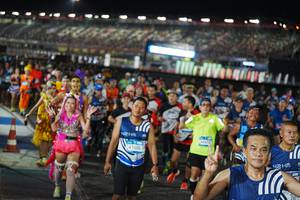 BIB: 41600
                            <button type="button" onclick="openModal(23232690)" class="btn btn-primary btn-sm float-right btn-popup" data-toggle="modal" data-target=".modal-high-quality">
                        <i class="fas fa-shopping-cart"></i> Add to Cart
                    </button>
                                            <button type="button" onclick="isThisMe(23232690, true)" class="btn btn-success btn-sm float-right btn-popup btn-isme hidden" data-toggle="tooltip" data-placement="bottom" title="นี่คือรูปของคุณใช่ไหม คลิกที่นี่เพื่อเอาเข้าอัลบั้ม">
                        <i class="fas fa-plus"></i> Add to album
                    </button>
                    <button type="button" onclick="isThisMe(23232690, false)" class="btn btn-warning btn-sm float-right btn-popup btn-isnotme hidden">
                        <i class="fas fa-ban"></i> Remove from album
                    </button>