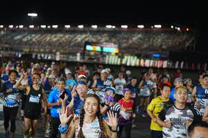 BIB: 354
                            <button type="button" onclick="openModal(23197369)" class="btn btn-primary btn-sm float-right btn-popup" data-toggle="modal" data-target=".modal-high-quality">
                        <i class="fas fa-shopping-cart"></i> Add to Cart
                    </button>
                                            <button type="button" onclick="isThisMe(23197369, true)" class="btn btn-success btn-sm float-right btn-popup btn-isme hidden" data-toggle="tooltip" data-placement="bottom" title="นี่คือรูปของคุณใช่ไหม คลิกที่นี่เพื่อเอาเข้าอัลบั้ม">
                        <i class="fas fa-plus"></i> Add to album
                    </button>
                    <button type="button" onclick="isThisMe(23197369, false)" class="btn btn-warning btn-sm float-right btn-popup btn-isnotme hidden">
                        <i class="fas fa-ban"></i> Remove from album
                    </button>