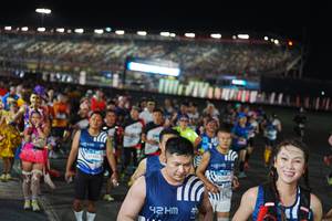 BIB: 41600
                            <button type="button" onclick="openModal(23230391)" class="btn btn-primary btn-sm float-right btn-popup" data-toggle="modal" data-target=".modal-high-quality">
                        <i class="fas fa-shopping-cart"></i> Add to Cart
                    </button>
                                            <button type="button" onclick="isThisMe(23230391, true)" class="btn btn-success btn-sm float-right btn-popup btn-isme hidden" data-toggle="tooltip" data-placement="bottom" title="นี่คือรูปของคุณใช่ไหม คลิกที่นี่เพื่อเอาเข้าอัลบั้ม">
                        <i class="fas fa-plus"></i> Add to album
                    </button>
                    <button type="button" onclick="isThisMe(23230391, false)" class="btn btn-warning btn-sm float-right btn-popup btn-isnotme hidden">
                        <i class="fas fa-ban"></i> Remove from album
                    </button>