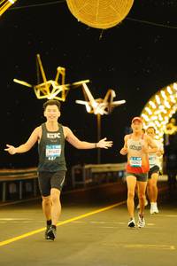 BIB: 0242, 50746
                            <button type="button" onclick="openModal(23235463)" class="btn btn-primary btn-sm float-right btn-popup" data-toggle="modal" data-target=".modal-high-quality">
                        <i class="fas fa-shopping-cart"></i> Add to Cart
                    </button>
                                            <button type="button" onclick="isThisMe(23235463, true)" class="btn btn-success btn-sm float-right btn-popup btn-isme hidden" data-toggle="tooltip" data-placement="bottom" title="นี่คือรูปของคุณใช่ไหม คลิกที่นี่เพื่อเอาเข้าอัลบั้ม">
                        <i class="fas fa-plus"></i> Add to album
                    </button>
                    <button type="button" onclick="isThisMe(23235463, false)" class="btn btn-warning btn-sm float-right btn-popup btn-isnotme hidden">
                        <i class="fas fa-ban"></i> Remove from album
                    </button>