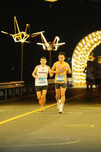 BIB: 40384, 43916
                            <button type="button" onclick="openModal(23184532)" class="btn btn-primary btn-sm float-right btn-popup" data-toggle="modal" data-target=".modal-high-quality">
                        <i class="fas fa-shopping-cart"></i> Add to Cart
                    </button>
                                            <button type="button" onclick="isThisMe(23184532, true)" class="btn btn-success btn-sm float-right btn-popup btn-isme hidden" data-toggle="tooltip" data-placement="bottom" title="นี่คือรูปของคุณใช่ไหม คลิกที่นี่เพื่อเอาเข้าอัลบั้ม">
                        <i class="fas fa-plus"></i> Add to album
                    </button>
                    <button type="button" onclick="isThisMe(23184532, false)" class="btn btn-warning btn-sm float-right btn-popup btn-isnotme hidden">
                        <i class="fas fa-ban"></i> Remove from album
                    </button>