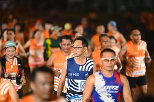 BIB: 201, 43781
                            <button type="button" onclick="openModal(23212429)" class="btn btn-primary btn-sm float-right btn-popup" data-toggle="modal" data-target=".modal-high-quality">
                        <i class="fas fa-shopping-cart"></i> Add to Cart
                    </button>
                                            <button type="button" onclick="isThisMe(23212429, true)" class="btn btn-success btn-sm float-right btn-popup btn-isme hidden" data-toggle="tooltip" data-placement="bottom" title="นี่คือรูปของคุณใช่ไหม คลิกที่นี่เพื่อเอาเข้าอัลบั้ม">
                        <i class="fas fa-plus"></i> Add to album
                    </button>
                    <button type="button" onclick="isThisMe(23212429, false)" class="btn btn-warning btn-sm float-right btn-popup btn-isnotme hidden">
                        <i class="fas fa-ban"></i> Remove from album
                    </button>