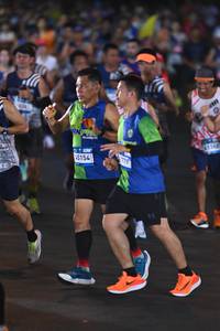 BIB: 424, 45154, 1148
                            <button type="button" onclick="openModal(22938630)" class="btn btn-primary btn-sm float-right btn-popup" data-toggle="modal" data-target=".modal-high-quality">
                        <i class="fas fa-shopping-cart"></i> Add to Cart
                    </button>
                                            <button type="button" onclick="isThisMe(22938630, true)" class="btn btn-success btn-sm float-right btn-popup btn-isme hidden" data-toggle="tooltip" data-placement="bottom" title="นี่คือรูปของคุณใช่ไหม คลิกที่นี่เพื่อเอาเข้าอัลบั้ม">
                        <i class="fas fa-plus"></i> Add to album
                    </button>
                    <button type="button" onclick="isThisMe(22938630, false)" class="btn btn-warning btn-sm float-right btn-popup btn-isnotme hidden">
                        <i class="fas fa-ban"></i> Remove from album
                    </button>