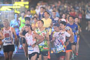 BIB: 40351, 43348, 039, 80746
                            <button type="button" onclick="openModal(22911563)" class="btn btn-primary btn-sm float-right btn-popup" data-toggle="modal" data-target=".modal-high-quality">
                        <i class="fas fa-shopping-cart"></i> Add to Cart
                    </button>
                                            <button type="button" onclick="isThisMe(22911563, true)" class="btn btn-success btn-sm float-right btn-popup btn-isme hidden" data-toggle="tooltip" data-placement="bottom" title="นี่คือรูปของคุณใช่ไหม คลิกที่นี่เพื่อเอาเข้าอัลบั้ม">
                        <i class="fas fa-plus"></i> Add to album
                    </button>
                    <button type="button" onclick="isThisMe(22911563, false)" class="btn btn-warning btn-sm float-right btn-popup btn-isnotme hidden">
                        <i class="fas fa-ban"></i> Remove from album
                    </button>