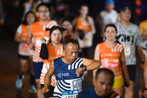 BIB: 60712, 2012
                            <button type="button" onclick="openModal(23219112)" class="btn btn-primary btn-sm float-right btn-popup" data-toggle="modal" data-target=".modal-high-quality">
                        <i class="fas fa-shopping-cart"></i> Add to Cart
                    </button>
                                            <button type="button" onclick="isThisMe(23219112, true)" class="btn btn-success btn-sm float-right btn-popup btn-isme hidden" data-toggle="tooltip" data-placement="bottom" title="นี่คือรูปของคุณใช่ไหม คลิกที่นี่เพื่อเอาเข้าอัลบั้ม">
                        <i class="fas fa-plus"></i> Add to album
                    </button>
                    <button type="button" onclick="isThisMe(23219112, false)" class="btn btn-warning btn-sm float-right btn-popup btn-isnotme hidden">
                        <i class="fas fa-ban"></i> Remove from album
                    </button>