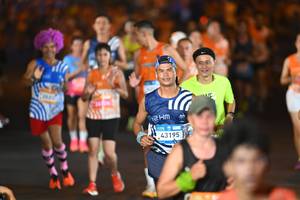 BIB: 43195
                            <button type="button" onclick="openModal(23186181)" class="btn btn-primary btn-sm float-right btn-popup" data-toggle="modal" data-target=".modal-high-quality">
                        <i class="fas fa-shopping-cart"></i> Add to Cart
                    </button>
                                            <button type="button" onclick="isThisMe(23186181, true)" class="btn btn-success btn-sm float-right btn-popup btn-isme hidden" data-toggle="tooltip" data-placement="bottom" title="นี่คือรูปของคุณใช่ไหม คลิกที่นี่เพื่อเอาเข้าอัลบั้ม">
                        <i class="fas fa-plus"></i> Add to album
                    </button>
                    <button type="button" onclick="isThisMe(23186181, false)" class="btn btn-warning btn-sm float-right btn-popup btn-isnotme hidden">
                        <i class="fas fa-ban"></i> Remove from album
                    </button>