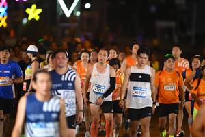 BIB: 408, 43221, 40709, 22714
                            <button type="button" onclick="openModal(23229776)" class="btn btn-primary btn-sm float-right btn-popup" data-toggle="modal" data-target=".modal-high-quality">
                        <i class="fas fa-shopping-cart"></i> Add to Cart
                    </button>
                                            <button type="button" onclick="isThisMe(23229776, true)" class="btn btn-success btn-sm float-right btn-popup btn-isme hidden" data-toggle="tooltip" data-placement="bottom" title="นี่คือรูปของคุณใช่ไหม คลิกที่นี่เพื่อเอาเข้าอัลบั้ม">
                        <i class="fas fa-plus"></i> Add to album
                    </button>
                    <button type="button" onclick="isThisMe(23229776, false)" class="btn btn-warning btn-sm float-right btn-popup btn-isnotme hidden">
                        <i class="fas fa-ban"></i> Remove from album
                    </button>