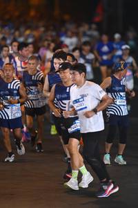 BIB: 41143, 44583, 74450, 38507
                            <button type="button" onclick="openModal(22937600)" class="btn btn-primary btn-sm float-right btn-popup" data-toggle="modal" data-target=".modal-high-quality">
                        <i class="fas fa-shopping-cart"></i> Add to Cart
                    </button>
                                            <button type="button" onclick="isThisMe(22937600, true)" class="btn btn-success btn-sm float-right btn-popup btn-isme hidden" data-toggle="tooltip" data-placement="bottom" title="นี่คือรูปของคุณใช่ไหม คลิกที่นี่เพื่อเอาเข้าอัลบั้ม">
                        <i class="fas fa-plus"></i> Add to album
                    </button>
                    <button type="button" onclick="isThisMe(22937600, false)" class="btn btn-warning btn-sm float-right btn-popup btn-isnotme hidden">
                        <i class="fas fa-ban"></i> Remove from album
                    </button>