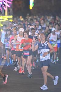 BIB: 200
                            <button type="button" onclick="openModal(22926431)" class="btn btn-primary btn-sm float-right btn-popup" data-toggle="modal" data-target=".modal-high-quality">
                        <i class="fas fa-shopping-cart"></i> Add to Cart
                    </button>
                                            <button type="button" onclick="isThisMe(22926431, true)" class="btn btn-success btn-sm float-right btn-popup btn-isme hidden" data-toggle="tooltip" data-placement="bottom" title="นี่คือรูปของคุณใช่ไหม คลิกที่นี่เพื่อเอาเข้าอัลบั้ม">
                        <i class="fas fa-plus"></i> Add to album
                    </button>
                    <button type="button" onclick="isThisMe(22926431, false)" class="btn btn-warning btn-sm float-right btn-popup btn-isnotme hidden">
                        <i class="fas fa-ban"></i> Remove from album
                    </button>