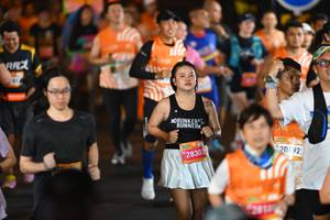 BIB: 1010, 28303, 2092
                            <button type="button" onclick="openModal(23195473)" class="btn btn-primary btn-sm float-right btn-popup" data-toggle="modal" data-target=".modal-high-quality">
                        <i class="fas fa-shopping-cart"></i> Add to Cart
                    </button>
                                            <button type="button" onclick="isThisMe(23195473, true)" class="btn btn-success btn-sm float-right btn-popup btn-isme hidden" data-toggle="tooltip" data-placement="bottom" title="นี่คือรูปของคุณใช่ไหม คลิกที่นี่เพื่อเอาเข้าอัลบั้ม">
                        <i class="fas fa-plus"></i> Add to album
                    </button>
                    <button type="button" onclick="isThisMe(23195473, false)" class="btn btn-warning btn-sm float-right btn-popup btn-isnotme hidden">
                        <i class="fas fa-ban"></i> Remove from album
                    </button>