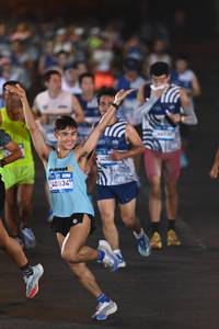 BIB: 40034, 4400
                            <button type="button" onclick="openModal(22915881)" class="btn btn-primary btn-sm float-right btn-popup" data-toggle="modal" data-target=".modal-high-quality">
                        <i class="fas fa-shopping-cart"></i> Add to Cart
                    </button>
                                            <button type="button" onclick="isThisMe(22915881, true)" class="btn btn-success btn-sm float-right btn-popup btn-isme hidden" data-toggle="tooltip" data-placement="bottom" title="นี่คือรูปของคุณใช่ไหม คลิกที่นี่เพื่อเอาเข้าอัลบั้ม">
                        <i class="fas fa-plus"></i> Add to album
                    </button>
                    <button type="button" onclick="isThisMe(22915881, false)" class="btn btn-warning btn-sm float-right btn-popup btn-isnotme hidden">
                        <i class="fas fa-ban"></i> Remove from album
                    </button>