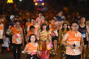 BIB: 2840, 6321, 105, 978
                            <button type="button" onclick="openModal(23221963)" class="btn btn-primary btn-sm float-right btn-popup" data-toggle="modal" data-target=".modal-high-quality">
                        <i class="fas fa-shopping-cart"></i> Add to Cart
                    </button>
                                            <button type="button" onclick="isThisMe(23221963, true)" class="btn btn-success btn-sm float-right btn-popup btn-isme hidden" data-toggle="tooltip" data-placement="bottom" title="นี่คือรูปของคุณใช่ไหม คลิกที่นี่เพื่อเอาเข้าอัลบั้ม">
                        <i class="fas fa-plus"></i> Add to album
                    </button>
                    <button type="button" onclick="isThisMe(23221963, false)" class="btn btn-warning btn-sm float-right btn-popup btn-isnotme hidden">
                        <i class="fas fa-ban"></i> Remove from album
                    </button>
