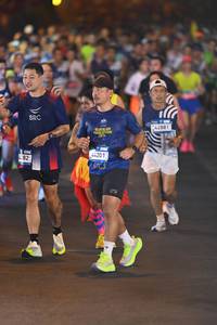 BIB: 44201, 42881
                            <button type="button" onclick="openModal(22937803)" class="btn btn-primary btn-sm float-right btn-popup" data-toggle="modal" data-target=".modal-high-quality">
                        <i class="fas fa-shopping-cart"></i> Add to Cart
                    </button>
                                            <button type="button" onclick="isThisMe(22937803, true)" class="btn btn-success btn-sm float-right btn-popup btn-isme hidden" data-toggle="tooltip" data-placement="bottom" title="นี่คือรูปของคุณใช่ไหม คลิกที่นี่เพื่อเอาเข้าอัลบั้ม">
                        <i class="fas fa-plus"></i> Add to album
                    </button>
                    <button type="button" onclick="isThisMe(22937803, false)" class="btn btn-warning btn-sm float-right btn-popup btn-isnotme hidden">
                        <i class="fas fa-ban"></i> Remove from album
                    </button>