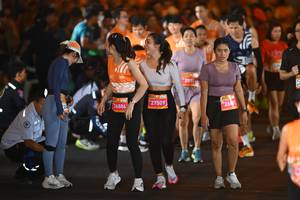 BIB: 26886, 27509, 2651
                            <button type="button" onclick="openModal(23194494)" class="btn btn-primary btn-sm float-right btn-popup" data-toggle="modal" data-target=".modal-high-quality">
                        <i class="fas fa-shopping-cart"></i> Add to Cart
                    </button>
                                            <button type="button" onclick="isThisMe(23194494, true)" class="btn btn-success btn-sm float-right btn-popup btn-isme hidden" data-toggle="tooltip" data-placement="bottom" title="นี่คือรูปของคุณใช่ไหม คลิกที่นี่เพื่อเอาเข้าอัลบั้ม">
                        <i class="fas fa-plus"></i> Add to album
                    </button>
                    <button type="button" onclick="isThisMe(23194494, false)" class="btn btn-warning btn-sm float-right btn-popup btn-isnotme hidden">
                        <i class="fas fa-ban"></i> Remove from album
                    </button>