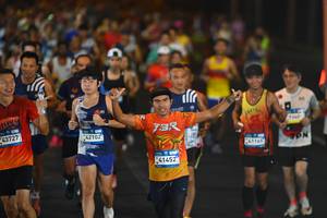 BIB: 43727, 42102, 41145, 4340
                            <button type="button" onclick="openModal(22912899)" class="btn btn-primary btn-sm float-right btn-popup" data-toggle="modal" data-target=".modal-high-quality">
                        <i class="fas fa-shopping-cart"></i> Add to Cart
                    </button>
                                            <button type="button" onclick="isThisMe(22912899, true)" class="btn btn-success btn-sm float-right btn-popup btn-isme hidden" data-toggle="tooltip" data-placement="bottom" title="นี่คือรูปของคุณใช่ไหม คลิกที่นี่เพื่อเอาเข้าอัลบั้ม">
                        <i class="fas fa-plus"></i> Add to album
                    </button>
                    <button type="button" onclick="isThisMe(22912899, false)" class="btn btn-warning btn-sm float-right btn-popup btn-isnotme hidden">
                        <i class="fas fa-ban"></i> Remove from album
                    </button>