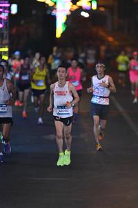 BIB: 185, 40200
                            <button type="button" onclick="openModal(22904603)" class="btn btn-primary btn-sm float-right btn-popup" data-toggle="modal" data-target=".modal-high-quality">
                        <i class="fas fa-shopping-cart"></i> Add to Cart
                    </button>
                                            <button type="button" onclick="isThisMe(22904603, true)" class="btn btn-success btn-sm float-right btn-popup btn-isme hidden" data-toggle="tooltip" data-placement="bottom" title="นี่คือรูปของคุณใช่ไหม คลิกที่นี่เพื่อเอาเข้าอัลบั้ม">
                        <i class="fas fa-plus"></i> Add to album
                    </button>
                    <button type="button" onclick="isThisMe(22904603, false)" class="btn btn-warning btn-sm float-right btn-popup btn-isnotme hidden">
                        <i class="fas fa-ban"></i> Remove from album
                    </button>