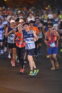 BIB: 411, 43116, 64403
                            <button type="button" onclick="openModal(22950768)" class="btn btn-primary btn-sm float-right btn-popup" data-toggle="modal" data-target=".modal-high-quality">
                        <i class="fas fa-shopping-cart"></i> Add to Cart
                    </button>
                                            <button type="button" onclick="isThisMe(22950768, true)" class="btn btn-success btn-sm float-right btn-popup btn-isme hidden" data-toggle="tooltip" data-placement="bottom" title="นี่คือรูปของคุณใช่ไหม คลิกที่นี่เพื่อเอาเข้าอัลบั้ม">
                        <i class="fas fa-plus"></i> Add to album
                    </button>
                    <button type="button" onclick="isThisMe(22950768, false)" class="btn btn-warning btn-sm float-right btn-popup btn-isnotme hidden">
                        <i class="fas fa-ban"></i> Remove from album
                    </button>