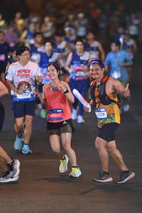 BIB: 3200, 46060, 42028
                            <button type="button" onclick="openModal(22958588)" class="btn btn-primary btn-sm float-right btn-popup" data-toggle="modal" data-target=".modal-high-quality">
                        <i class="fas fa-shopping-cart"></i> Add to Cart
                    </button>
                                            <button type="button" onclick="isThisMe(22958588, true)" class="btn btn-success btn-sm float-right btn-popup btn-isme hidden" data-toggle="tooltip" data-placement="bottom" title="นี่คือรูปของคุณใช่ไหม คลิกที่นี่เพื่อเอาเข้าอัลบั้ม">
                        <i class="fas fa-plus"></i> Add to album
                    </button>
                    <button type="button" onclick="isThisMe(22958588, false)" class="btn btn-warning btn-sm float-right btn-popup btn-isnotme hidden">
                        <i class="fas fa-ban"></i> Remove from album
                    </button>