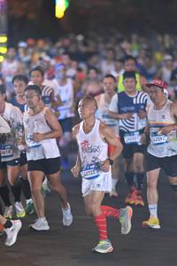 BIB: 0618, 40723, 42592
                            <button type="button" onclick="openModal(22916963)" class="btn btn-primary btn-sm float-right btn-popup" data-toggle="modal" data-target=".modal-high-quality">
                        <i class="fas fa-shopping-cart"></i> Add to Cart
                    </button>
                                            <button type="button" onclick="isThisMe(22916963, true)" class="btn btn-success btn-sm float-right btn-popup btn-isme hidden" data-toggle="tooltip" data-placement="bottom" title="นี่คือรูปของคุณใช่ไหม คลิกที่นี่เพื่อเอาเข้าอัลบั้ม">
                        <i class="fas fa-plus"></i> Add to album
                    </button>
                    <button type="button" onclick="isThisMe(22916963, false)" class="btn btn-warning btn-sm float-right btn-popup btn-isnotme hidden">
                        <i class="fas fa-ban"></i> Remove from album
                    </button>