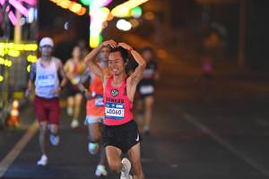 BIB: 40060
                            <button type="button" onclick="openModal(22902246)" class="btn btn-primary btn-sm float-right btn-popup" data-toggle="modal" data-target=".modal-high-quality">
                        <i class="fas fa-shopping-cart"></i> Add to Cart
                    </button>
                                            <button type="button" onclick="isThisMe(22902246, true)" class="btn btn-success btn-sm float-right btn-popup btn-isme hidden" data-toggle="tooltip" data-placement="bottom" title="นี่คือรูปของคุณใช่ไหม คลิกที่นี่เพื่อเอาเข้าอัลบั้ม">
                        <i class="fas fa-plus"></i> Add to album
                    </button>
                    <button type="button" onclick="isThisMe(22902246, false)" class="btn btn-warning btn-sm float-right btn-popup btn-isnotme hidden">
                        <i class="fas fa-ban"></i> Remove from album
                    </button>