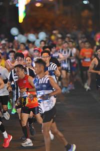 BIB: 
                            <button type="button" onclick="openModal(24647036)" class="btn btn-primary btn-sm float-right btn-popup" data-toggle="modal" data-target=".modal-high-quality">
                        <i class="fas fa-shopping-cart"></i> Add to Cart
                    </button>
                                            <button type="button" onclick="isThisMe(24647036, true)" class="btn btn-success btn-sm float-right btn-popup btn-isme hidden" data-toggle="tooltip" data-placement="bottom" title="นี่คือรูปของคุณใช่ไหม คลิกที่นี่เพื่อเอาเข้าอัลบั้ม">
                        <i class="fas fa-plus"></i> Add to album
                    </button>
                    <button type="button" onclick="isThisMe(24647036, false)" class="btn btn-warning btn-sm float-right btn-popup btn-isnotme hidden">
                        <i class="fas fa-ban"></i> Remove from album
                    </button>