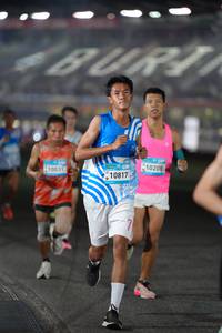 BIB: 10031, 10817, 10208
                            <button type="button" onclick="openModal(22955562)" class="btn btn-primary btn-sm float-right btn-popup" data-toggle="modal" data-target=".modal-high-quality">
                        <i class="fas fa-shopping-cart"></i> Add to Cart
                    </button>
                                            <button type="button" onclick="isThisMe(22955562, true)" class="btn btn-success btn-sm float-right btn-popup btn-isme hidden" data-toggle="tooltip" data-placement="bottom" title="นี่คือรูปของคุณใช่ไหม คลิกที่นี่เพื่อเอาเข้าอัลบั้ม">
                        <i class="fas fa-plus"></i> Add to album
                    </button>
                    <button type="button" onclick="isThisMe(22955562, false)" class="btn btn-warning btn-sm float-right btn-popup btn-isnotme hidden">
                        <i class="fas fa-ban"></i> Remove from album
                    </button>