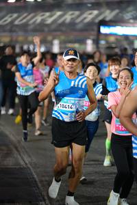 BIB: 10414
                            <button type="button" onclick="openModal(22899736)" class="btn btn-primary btn-sm float-right btn-popup" data-toggle="modal" data-target=".modal-high-quality">
                        <i class="fas fa-shopping-cart"></i> Add to Cart
                    </button>
                                            <button type="button" onclick="isThisMe(22899736, true)" class="btn btn-success btn-sm float-right btn-popup btn-isme hidden" data-toggle="tooltip" data-placement="bottom" title="นี่คือรูปของคุณใช่ไหม คลิกที่นี่เพื่อเอาเข้าอัลบั้ม">
                        <i class="fas fa-plus"></i> Add to album
                    </button>
                    <button type="button" onclick="isThisMe(22899736, false)" class="btn btn-warning btn-sm float-right btn-popup btn-isnotme hidden">
                        <i class="fas fa-ban"></i> Remove from album
                    </button>