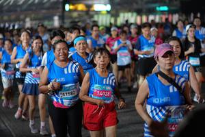 BIB: 11582, 14028, 010
                            <button type="button" onclick="openModal(22933974)" class="btn btn-primary btn-sm float-right btn-popup" data-toggle="modal" data-target=".modal-high-quality">
                        <i class="fas fa-shopping-cart"></i> Add to Cart
                    </button>
                                            <button type="button" onclick="isThisMe(22933974, true)" class="btn btn-success btn-sm float-right btn-popup btn-isme hidden" data-toggle="tooltip" data-placement="bottom" title="นี่คือรูปของคุณใช่ไหม คลิกที่นี่เพื่อเอาเข้าอัลบั้ม">
                        <i class="fas fa-plus"></i> Add to album
                    </button>
                    <button type="button" onclick="isThisMe(22933974, false)" class="btn btn-warning btn-sm float-right btn-popup btn-isnotme hidden">
                        <i class="fas fa-ban"></i> Remove from album
                    </button>