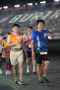 BIB: 101, 22220
                            <button type="button" onclick="openModal(22915506)" class="btn btn-primary btn-sm float-right btn-popup" data-toggle="modal" data-target=".modal-high-quality">
                        <i class="fas fa-shopping-cart"></i> Add to Cart
                    </button>
                                            <button type="button" onclick="isThisMe(22915506, true)" class="btn btn-success btn-sm float-right btn-popup btn-isme hidden" data-toggle="tooltip" data-placement="bottom" title="นี่คือรูปของคุณใช่ไหม คลิกที่นี่เพื่อเอาเข้าอัลบั้ม">
                        <i class="fas fa-plus"></i> Add to album
                    </button>
                    <button type="button" onclick="isThisMe(22915506, false)" class="btn btn-warning btn-sm float-right btn-popup btn-isnotme hidden">
                        <i class="fas fa-ban"></i> Remove from album
                    </button>