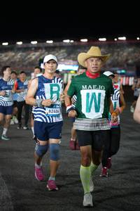 BIB: 200, 82404, 6109
                            <button type="button" onclick="openModal(22880627)" class="btn btn-primary btn-sm float-right btn-popup" data-toggle="modal" data-target=".modal-high-quality">
                        <i class="fas fa-shopping-cart"></i> Add to Cart
                    </button>
                                            <button type="button" onclick="isThisMe(22880627, true)" class="btn btn-success btn-sm float-right btn-popup btn-isme hidden" data-toggle="tooltip" data-placement="bottom" title="นี่คือรูปของคุณใช่ไหม คลิกที่นี่เพื่อเอาเข้าอัลบั้ม">
                        <i class="fas fa-plus"></i> Add to album
                    </button>
                    <button type="button" onclick="isThisMe(22880627, false)" class="btn btn-warning btn-sm float-right btn-popup btn-isnotme hidden">
                        <i class="fas fa-ban"></i> Remove from album
                    </button>